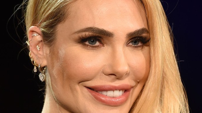 Ilary Blasi torna al biondo: il nuovo look per l’estate 2025