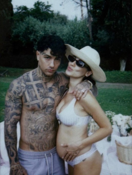 Tony Effe e Giulia De Lellis al baby shower 