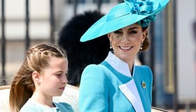 Kate Middleton al Trooping the Colour 2025, look matchy-matchy con Charlotte e il significato nascosto dei gioielli