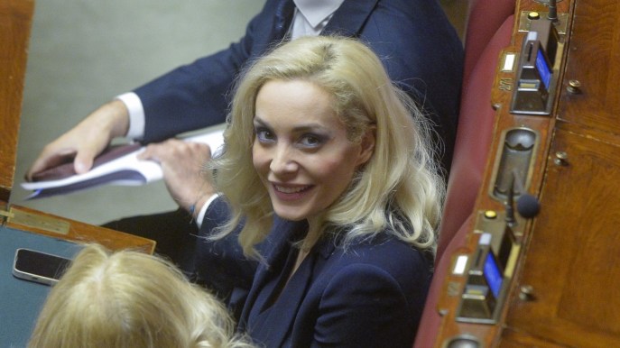 Marta Fascina resta ad Arcore, le condizioni dei Berlusconi