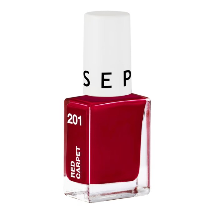 Cherry nails, la tendenza juicy che porta le ciliegie sulle tue unghie è la nostra nuova ossessione.