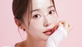 La nuova ossessione k-beauty è la capsule cream rosa che ti coccola la pelle del viso e del collo