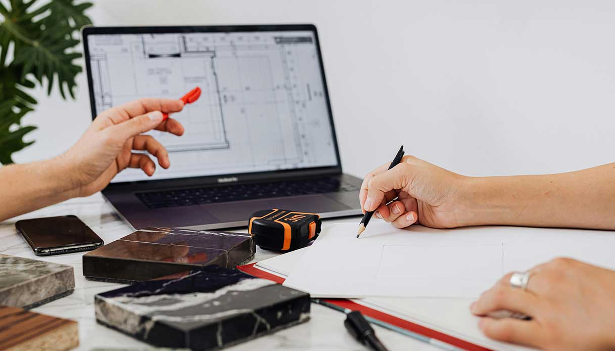 Progetto al computer per scegliere subito stile e materiali della ristrutturazione